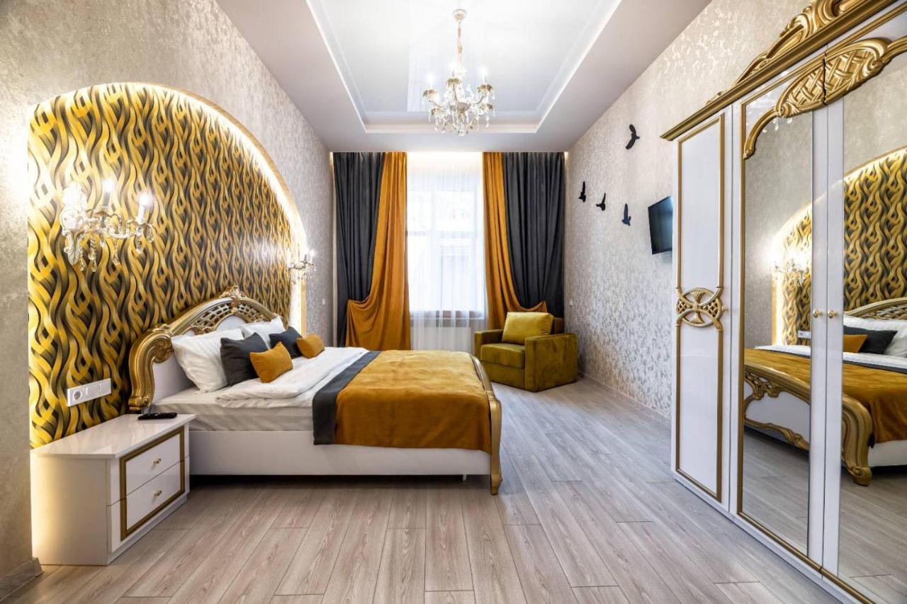 Rynok Square City Center Two Bedroom Apartment! Lviv Exterior photo